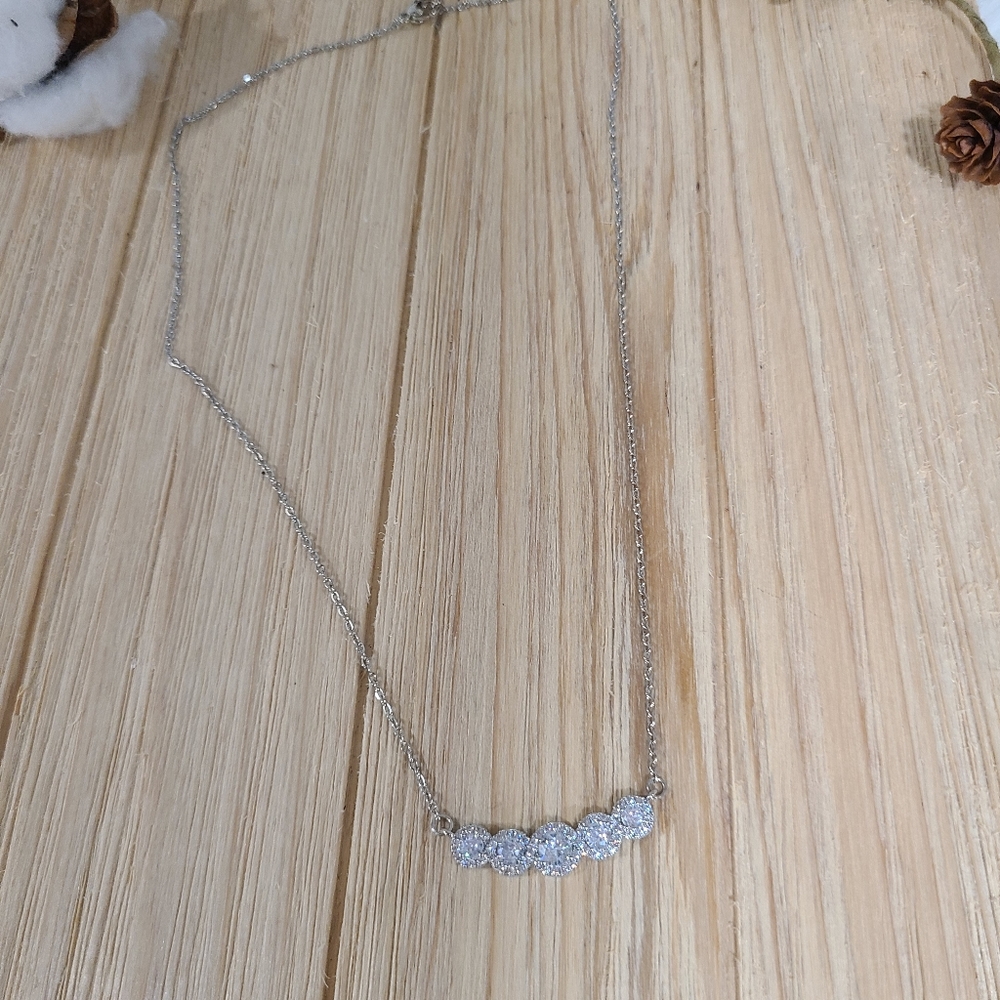 🌟🌟NEW🌟🌟GLAMOROUS!! Genuine 5 Round CZ 1 Carat  Necklace in SILVER 🌟🌟 - Picture 5 of 15